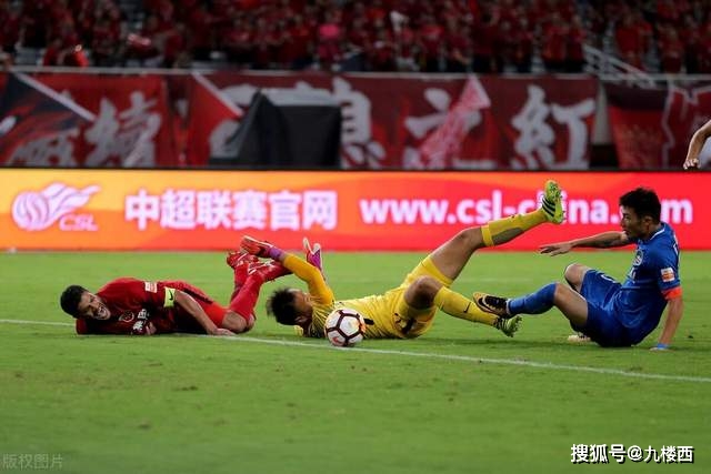内马尔与桑托斯关系紧张：队内矛盾不断升级